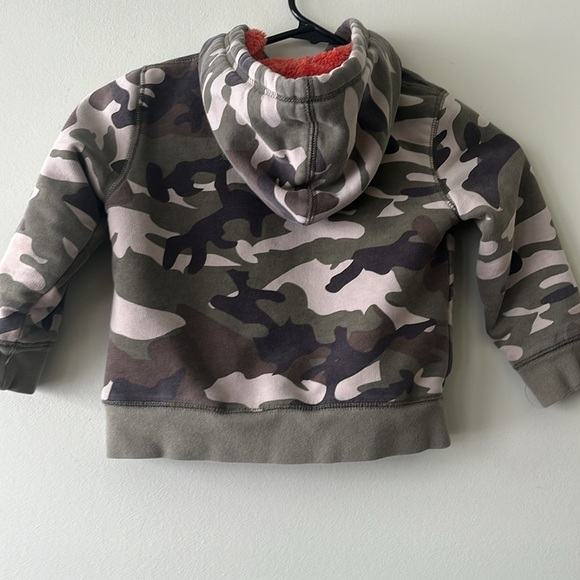 Camouflage L.L.Bean Kids Hoodie. Size 3T - Picture 3 of 3